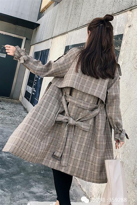 网红浅色牛仔外套女生,浅色牛仔外套，打造网红时尚风采