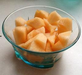 宝宝几时吃哈密瓜,宝宝不同时段享用哈密瓜的益处解析