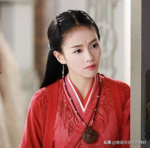 韩国红衣明星美女,美艳绝伦的时尚演绎