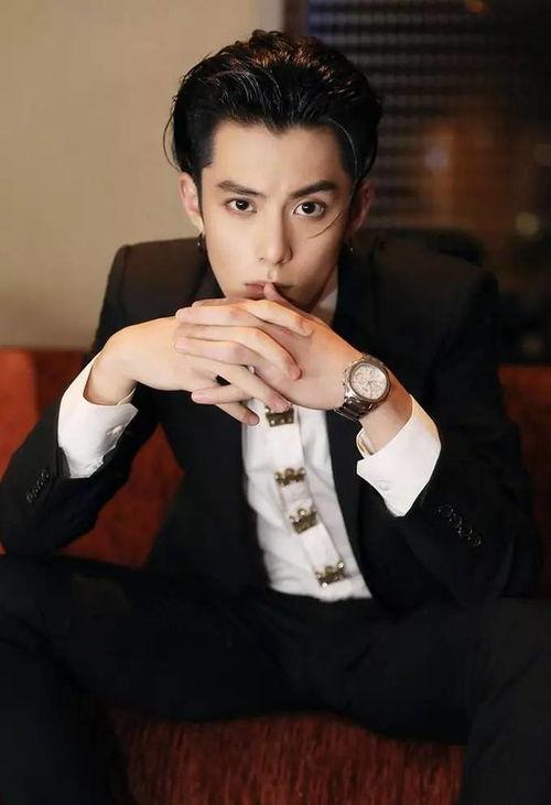 王鹤棣直播爆料视频播放,独家爆料视频幕后故事